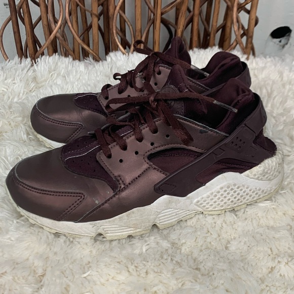 Nike Shoes - Nike huarache shoe 9